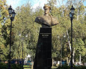 Кернес обещает восстановить памятник Жукову, если его снова снесут