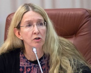 Супрун потролила Зеленського за "вишневі кісточки"