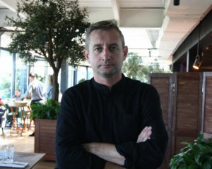 "После выборов президента в стране царит безвластие" - Жадан