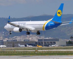 Омелян просить українські авіакомпанії надавати послуги державною мовою