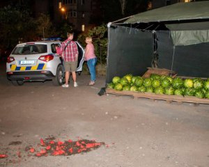 Не поділили кавун - чоловік отримав ножове поранення