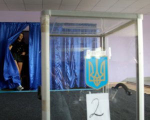 Без паспорта, но с правами: как голосуют украинцы
