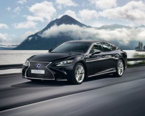 Lexus інтегрує автопілоти в свої авто