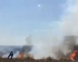 Степной пожар перекрыла автомобильную трассу на Одессу