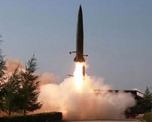 Стреляли на 700 км: КНДР испытала новый тип баллистических ракет