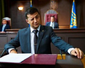 У Зеленського заявили, що зарплат $4000 у вчителів не буде