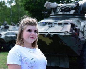 Вперше дівчата вступили на курс офіцерів танкових військ