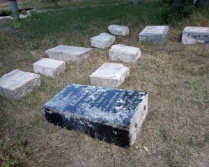 Что сделают с надгробиями, которые нашли замурованными в фундаменте