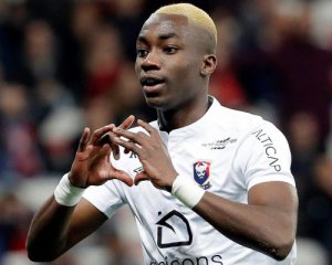 Фанат турецкого клуба проиграл спринт игроку "Пармы"