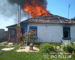 Мати зачинила в кімнаті: подробиці загибелі дітей під час пожежі