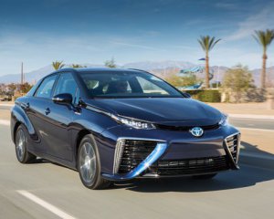 Японська Toyota вироблятиме нові акумулятори з китайською CATL