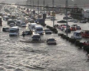 На Дніпро насувається потужна злива. Філатов звернувся до городян