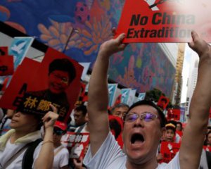 Гонконг охвачен массовой забастовкой