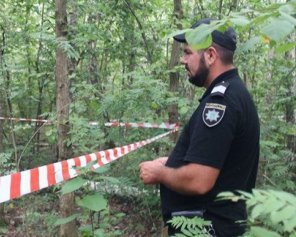 Под Киевом нашли обнаженный труп с катетером в груди