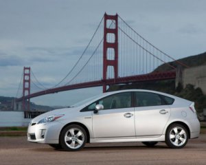 Toyot-у оштрафували на $15 млн через бракований Prius