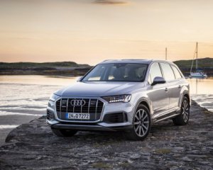 Audi предаставила спрощену версію e-tron