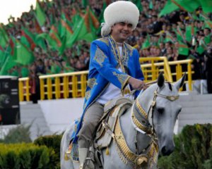 Президент Туркменістану розвіяв чутки про свою смерть