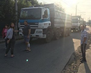 Мешканці вулиці Селянської перекрили дорогу