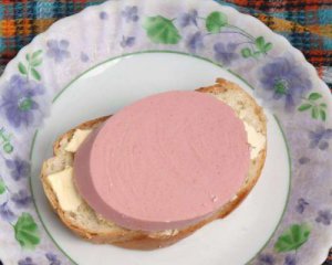 Скільки коштує приготувати бутерброд з ковбасою