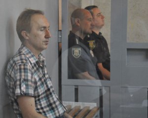 Стрелял по машинам, бил людей, натравливал собак, продавал наркотики