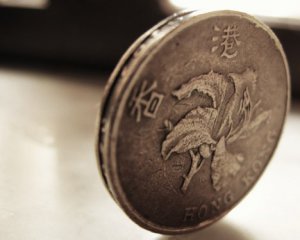 Протестующие массово снимают деньги из банкоматов