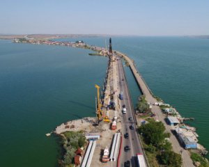 Мост через лиман для трассы Киев-Одесса строят круглосуточно