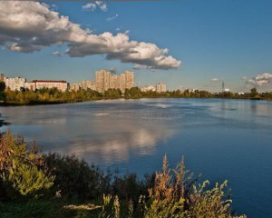 Время доставать осенние вещи: рассказали, какой будет погода на выходных