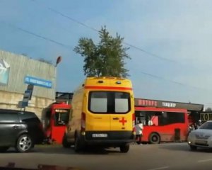 В России автобус с пассажирами врезался в стену