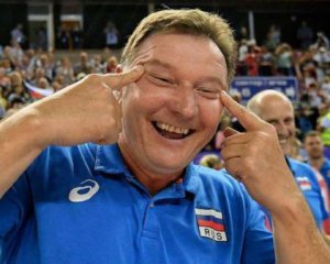 Тренер сборной России во время игры показывал кореянкам узкие глаза