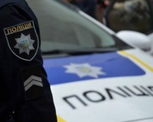 Водій Jaguar протягнув поліцейського, який висів на дверях