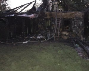 Сарай врятували, а хата згоріла