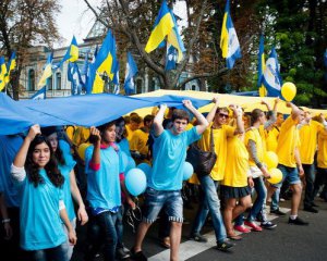 Украинцы снова верят в счастливое будущее