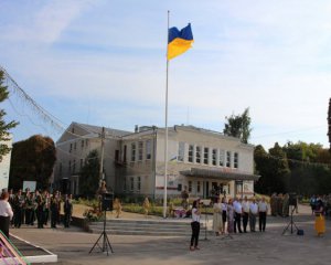 Традиційно підняли прапор у Гайсині