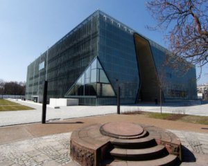 У Варшаві побільшало послуг українською