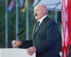 Лукашенко розповів, що просив у нього Зеленський