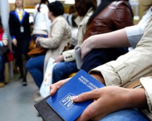 Коли українські заробітчани повернуться додому: думка експерта