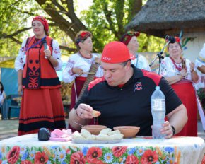 Борщ для "Світового поїдача" зварила вихователька дитсадка із Великих Сорочинців