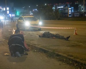 У Києві чоловік із перерізаним горлом ішов вулицею: нові подробиці