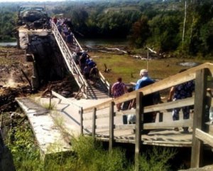 Бойовики заблокували демонтаж мосту у Станиці Луганській