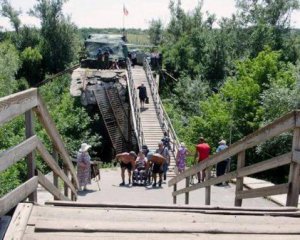 Боевики блокируют ремонт моста в Станице Луганской