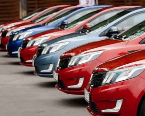 Скільки нових автомобілів купили українці в серпні