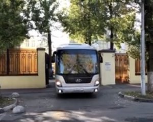 Из московского СИЗО &quot;Лефортово&quot; выехало два автобуса с украинскими моряками