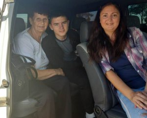 Мать освобожденного Сенцова едет на встречу с сыном