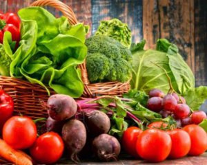 Украина массово закупает овощи за рубежом