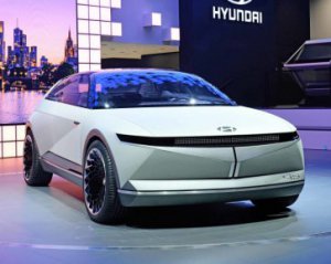 Hyundai показал ремикс на свою первую модель, в современном електроформате