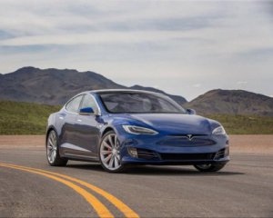 На гоночный Нюрбургринг выпустят 7-местную Tesla - Маск