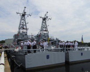 Українські моряки опанували керування катерами Island