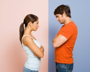 В Україні чоловіки живуть менше за жінок на 10 років: назвали причину