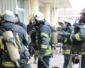 Чоловік стріляв у рятувальників, які гасили його будинок