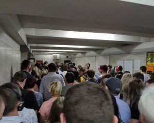 У столичному метрополітені утворилася тиснява